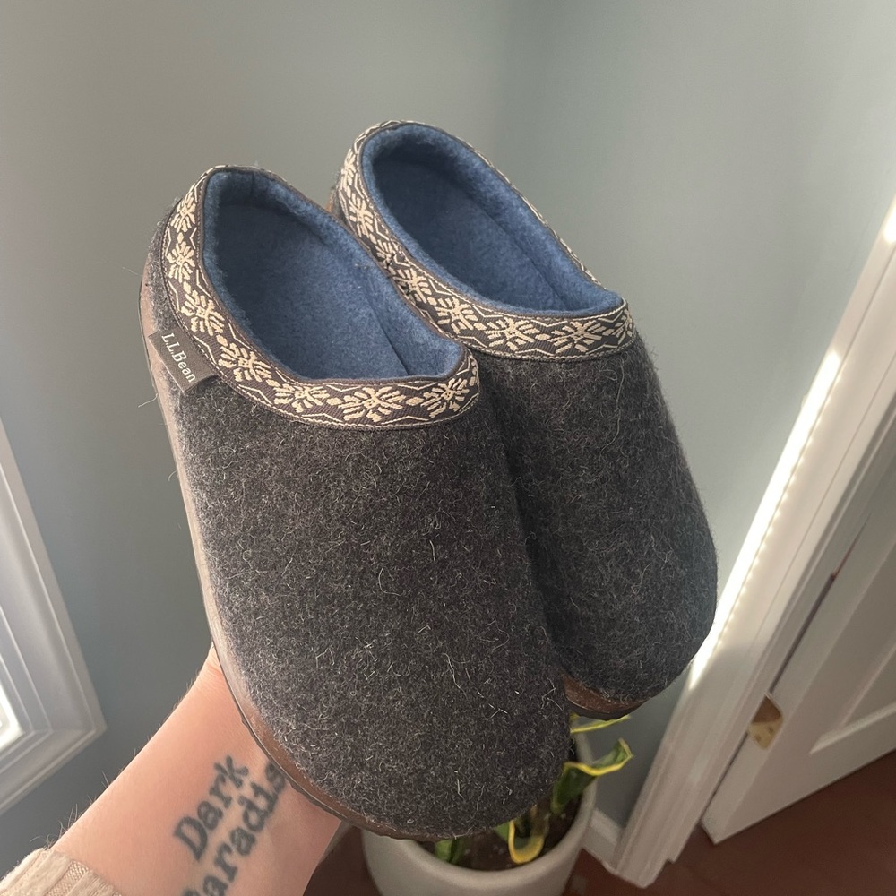 L.L Bean Daybreak Grey Slippers size 6